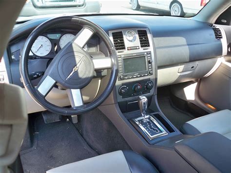 2005 Chrysler 300 - Interior Pictures - CarGurus