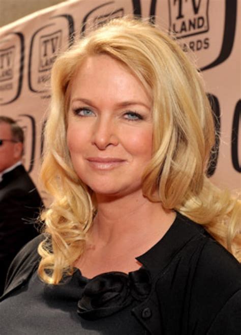 Donna Dixon - Biography - IMDb