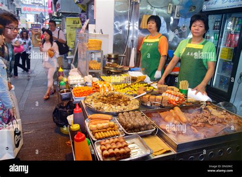 Hong Kong China,HK,Asia,Chinese,Oriental,Kowloon,Mong Kok,Nathan Road,street food,vendor vendors ...