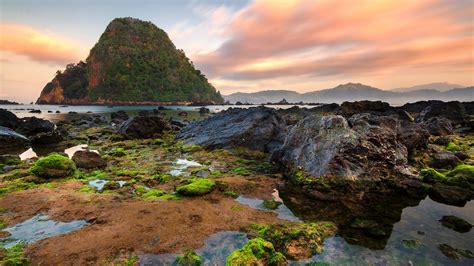 Red Island or Pulau Merah, Banyuwangi, East Java, Indonesia | Windows ...