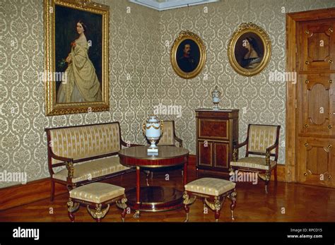 Salon im Schloss Sigmaringen - Burg Hohenzollern, Deutschland 1986. Hall at the Castle ...