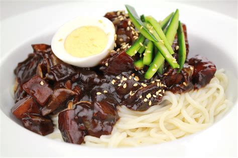 Noodles with black bean paste[Jajangmyeon] | The most popula… | Flickr