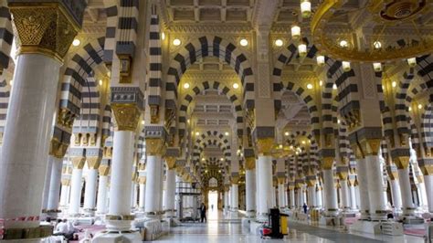 Masjid Nabi Muhammad, Nabawi, di Madinah, tempat suci yang dibangun ...