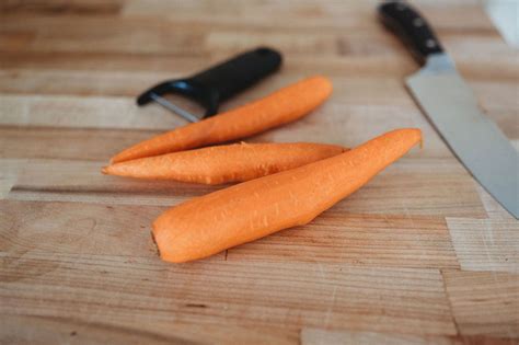 How To Peel Carrots: Fast, Safe, Easy