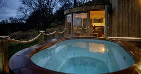 21 Lodges with Hot Tub in Scotland for 2: romantic getaways