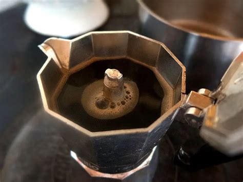 How Does a Stovetop Espresso Maker Work: The Ultimate Guide