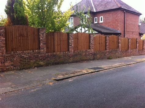 New fencing fitted to existing brick pillars in Middleton,Manchester. | Кирпичный забор ...