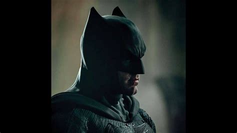 New Justice League Image of Ben Affleck's Beautiful Bat Cowl Head - YouTube