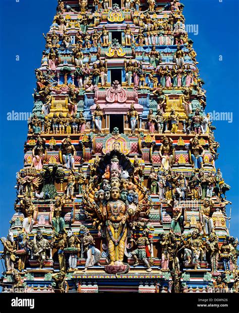 Gopuram or gate tower at the entrance to the Hindu temple of Colombo Stock Photo: 62030926 - Alamy