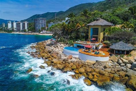 Puerto Vallarta: Villas and Luxury Homes for sale - Prestigious ...