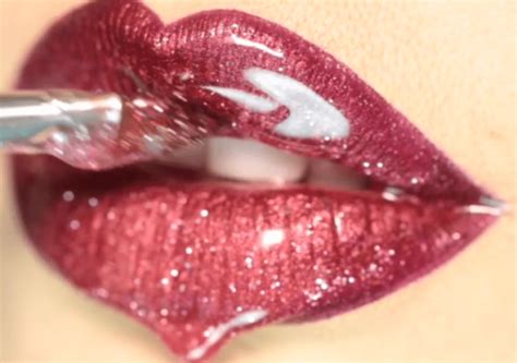 These dripping lipstick tutorials are beyond mesmerizing - FASHION Magazine