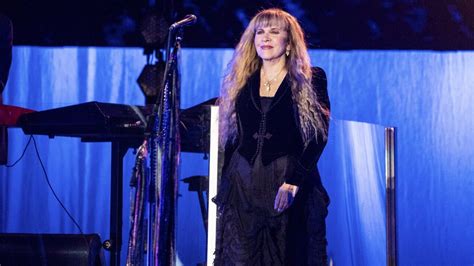 10 Best Stevie Nicks Songs of All Time - Singersroom.com