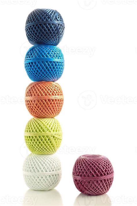 ball of string 11725342 Stock Photo at Vecteezy