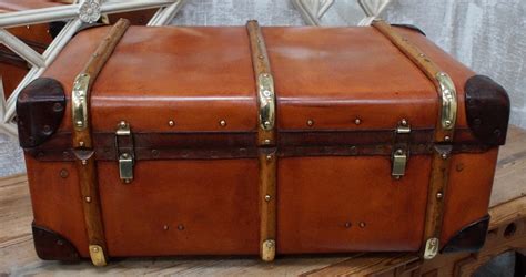 Vintage Travel Trunk, 1940s for sale at Pamono