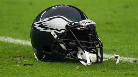 Eagles Announce Exciting Throwback Uniforms