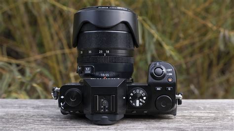 Hands on: Fujifilm X-S10 review - Cybertechbiz.com