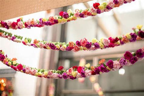 Ideas para decorar tu boda con guirnaldas de flores | Bodas