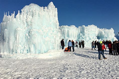 Lake Geneva Wisconsin Ice Castles 2024 - Liana Sabine