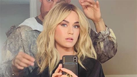 Katy Perry Ditches Her Pixie Cut For Long Blonde Waves: See Her Jaw ...