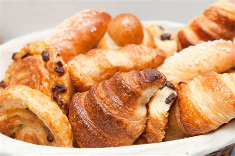 Pain au raisin, chocolatine, croissant : faire sa viennoiserie maison • Boulangerie-Pâtisserie ...