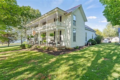 709 Main St, Huntland, TN 37345 - See Est. Value, Schools & More