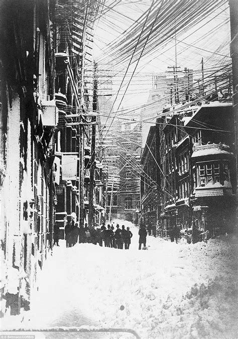 Pictures from the worst winter blizzards in New York City history | Daily Mail Online