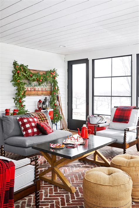 Ideas On How To Decorating Your Living Room For Christmas | Baci Living ...