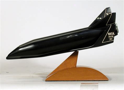 Model, Space Shuttle, Martin Marietta Spacemaster Two-Stage Concept, 1:96 | National Air and ...