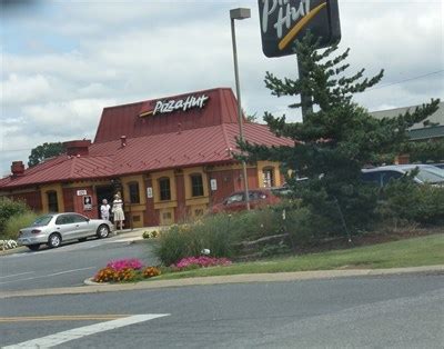 Pizza Hut - N. Reading Rd - Ephrata, PA - Pizza Hut Restaurants on Waymarking.com