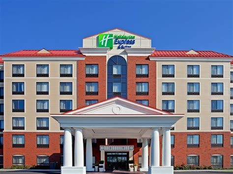 Albany Airport Hotel in Latham, NY | Holiday Inn Express & Suites Albany North - Latham