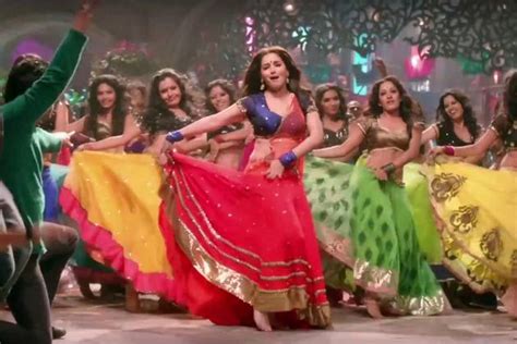 Ghagra song dancer - harewwall