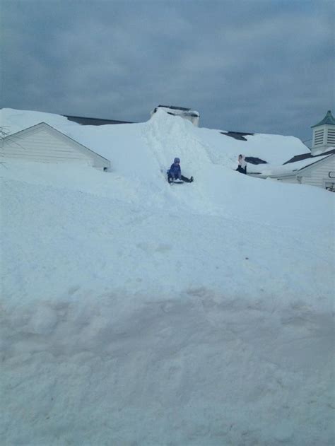 24 Pictures That Perfectly Capture How Insane The Snow In New England ...