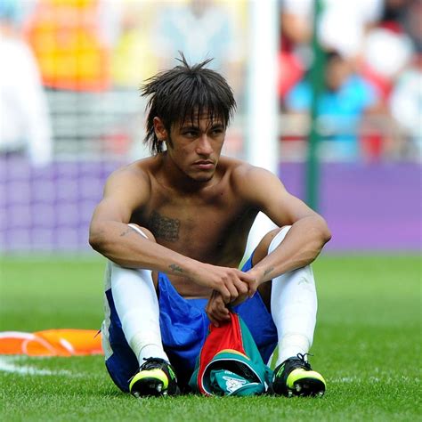 Neymar Is Still at Santos, but Will He Regret Delaying His Move to Europe? | Bleacher Report ...