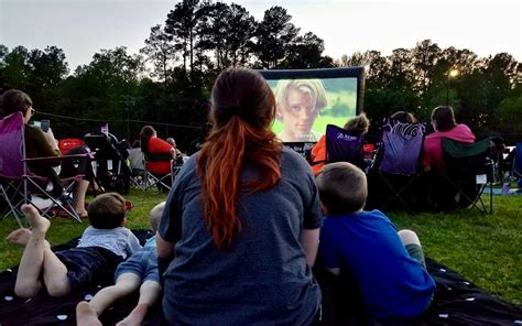 Outdoor Movie Rentals Plano | Giant Inflatable Screens