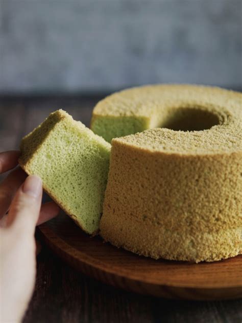 Simple and Delicious Pandan Chiffon Cake Recipe - The Bakeanista