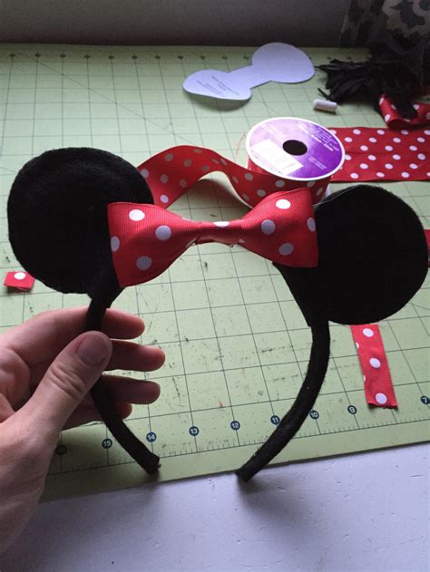 $1 DIY Mickey Mouse Ears | AllFreeHolidayCrafts.com