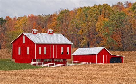 Little Red Pennsylvania Dutch Barn Photograph by Brian Mollenkopf