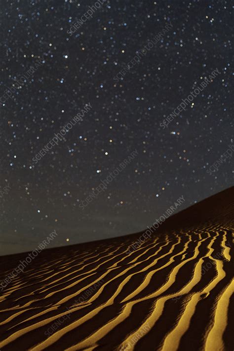 Night sky over sand dunes, Mesr desert, Iran - Stock Image - C052/6026 ...