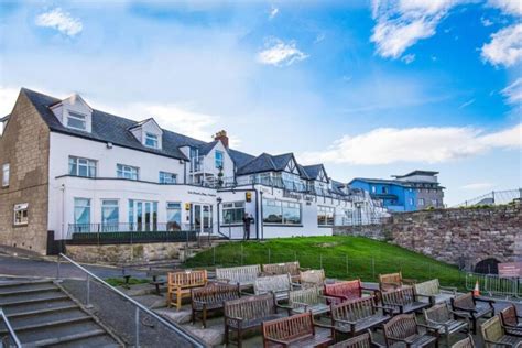 Bamburgh Castle Inn in Seahouses | Pub in Seahouses, NE68