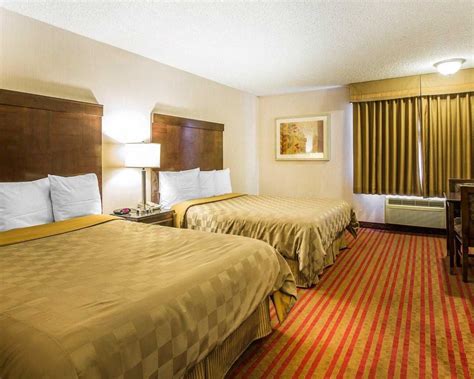 Guest room with two beds | Rodeway Inn, Bakersfield CA Hotels | Bakersfield, Suites, Inn