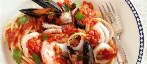 Seafood Spaghetti Marinara with Crushed Tomatoes | Mutti Recipe