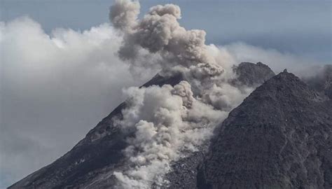 GUNUNG MERAPI MELETUS - SAHIH