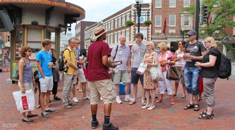 "The Harvard Tour" A Harvard University Student-Led Campus Tour from Boston