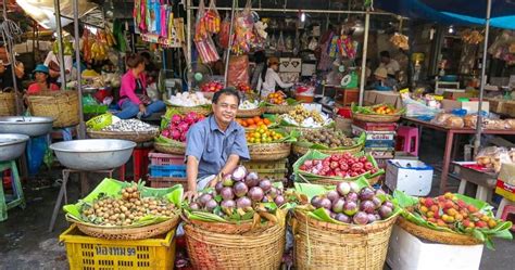 Phnom Penh Crossroads | HoneyTrek