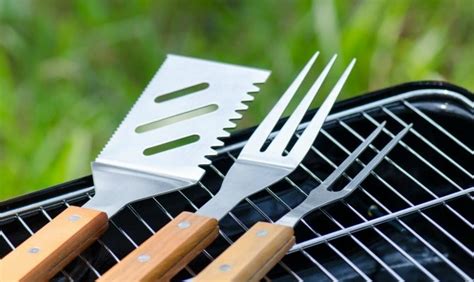 10 Grilling Tools That Everyone Should Own