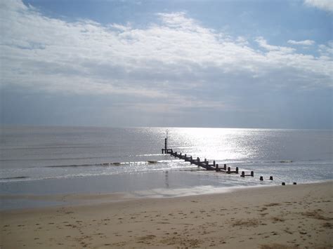 "Jaywick Beach (Essex) February 2005" by Jane Brown at PicturesofEngland.com