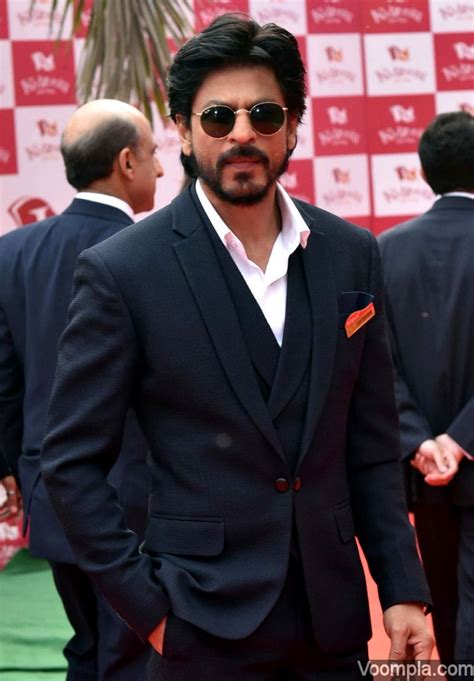 Shah Rukh Khan looks cool in round sunglasses at KidZania Delhi press meet | Black suits ...