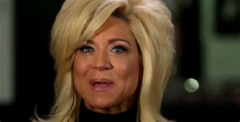 'Long Island Medium' Theresa Caputo Shocks With Fresh Hairstyle