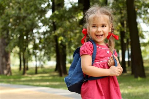 A letter to my daughter on her first day of school - Little Kid