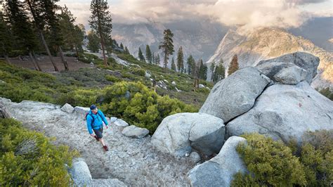 Hiking down from Glacier Point on the Panorama Trail in Yosemite ...